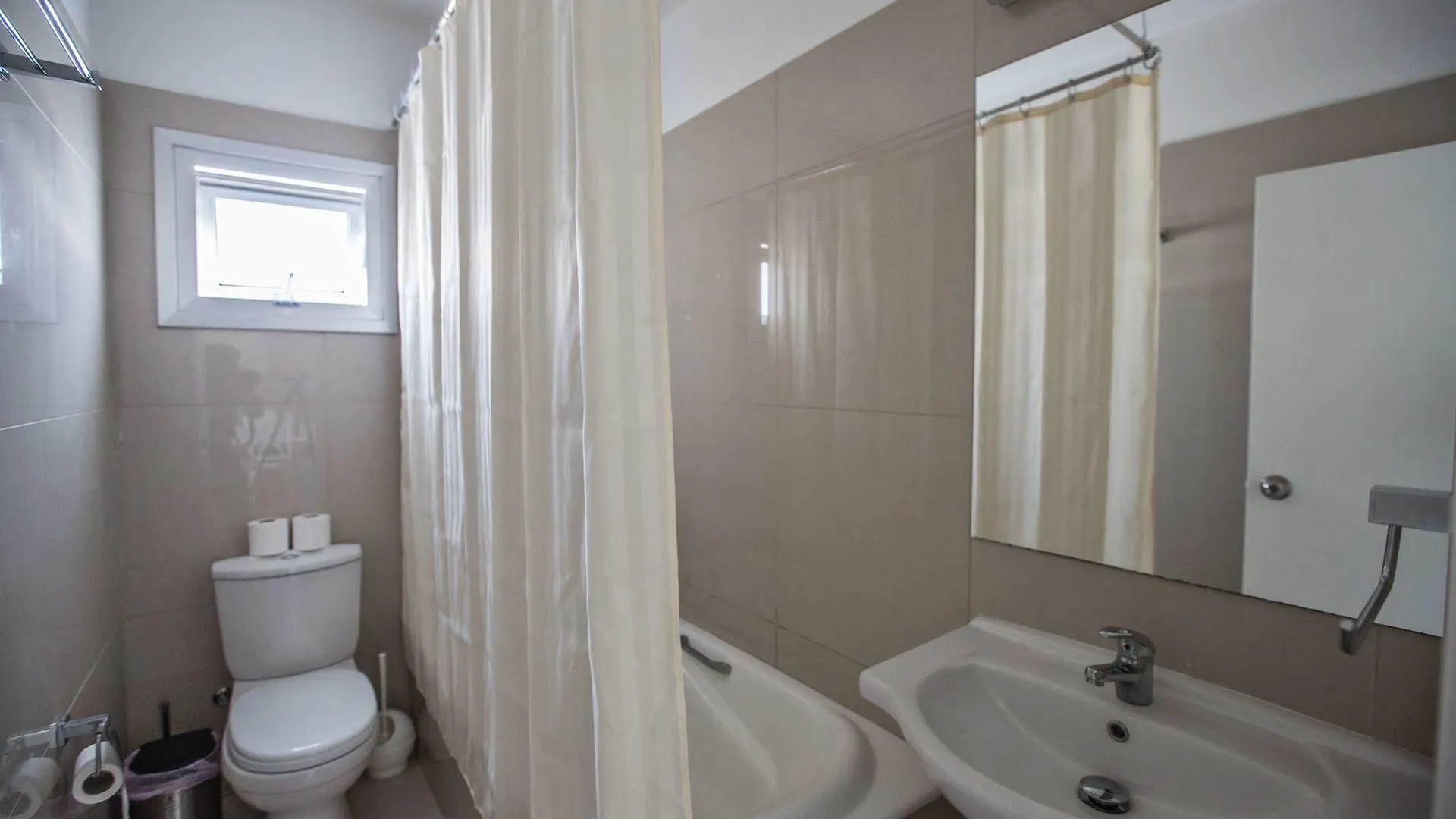 Tsokkos Holidays Hotel Apartments Αγία Νάπα 2*,