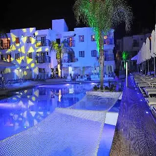 Tsokkos Holidays Hotel Apartments Αγία Νάπα 2*,