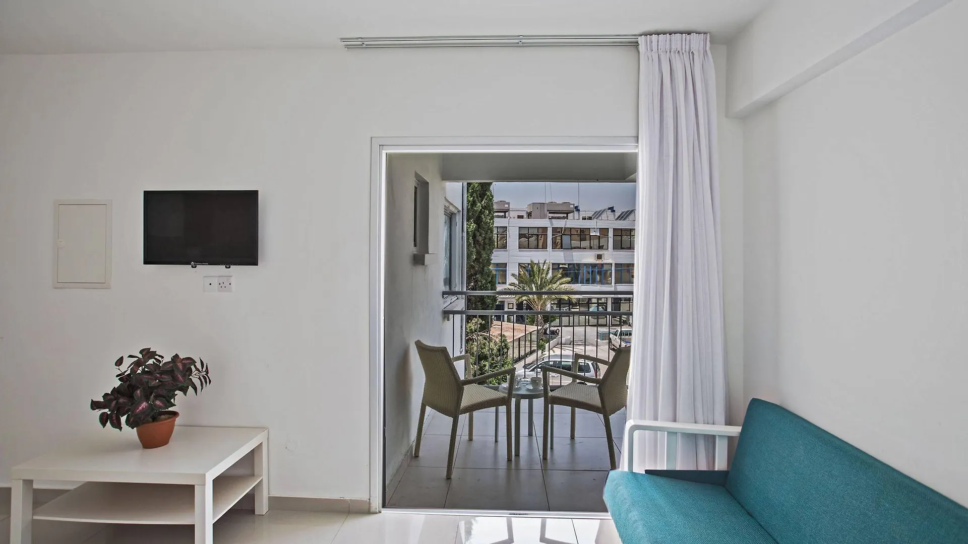 Tsokkos Holidays Hotel Apartments Αγία Νάπα 2*,  Κύπρος